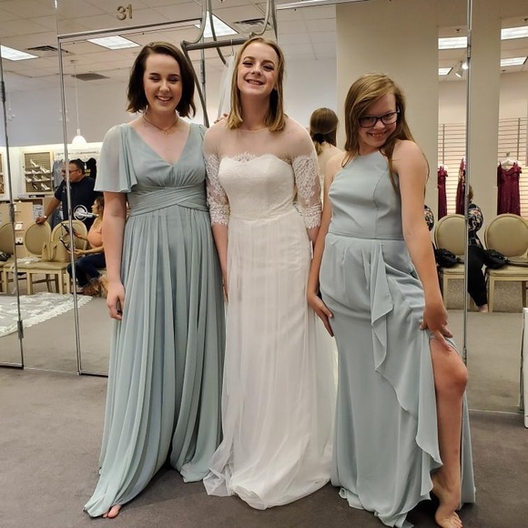 Boho wedding dress size 2 with hip alterations - Picture 3 of 3